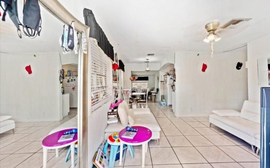 5941 NW 41st Terrace N