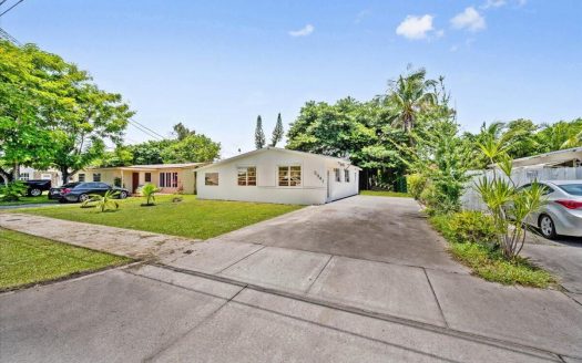 5941 NW 41st Terrace N