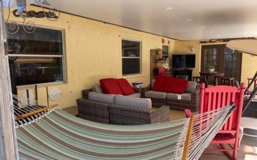 4512 Blue Pine Circle