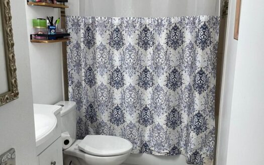 4512 Blue Pine Circle